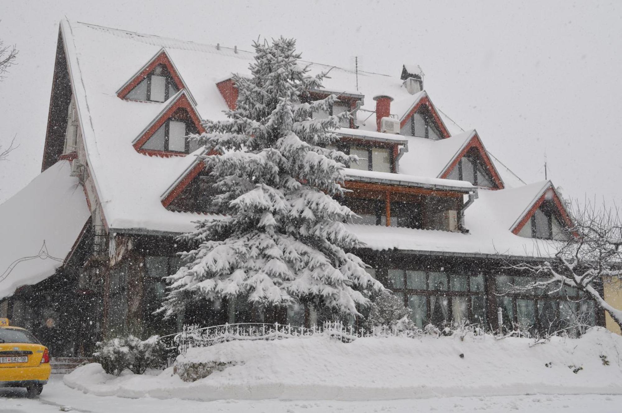 Hotel Sumski Feneri Битола Экстерьер фото